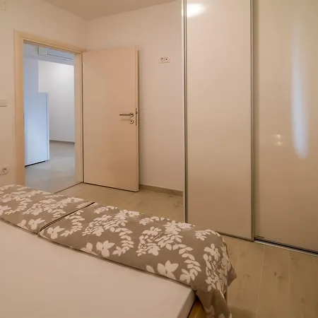 Rajko Apartment Krk Town